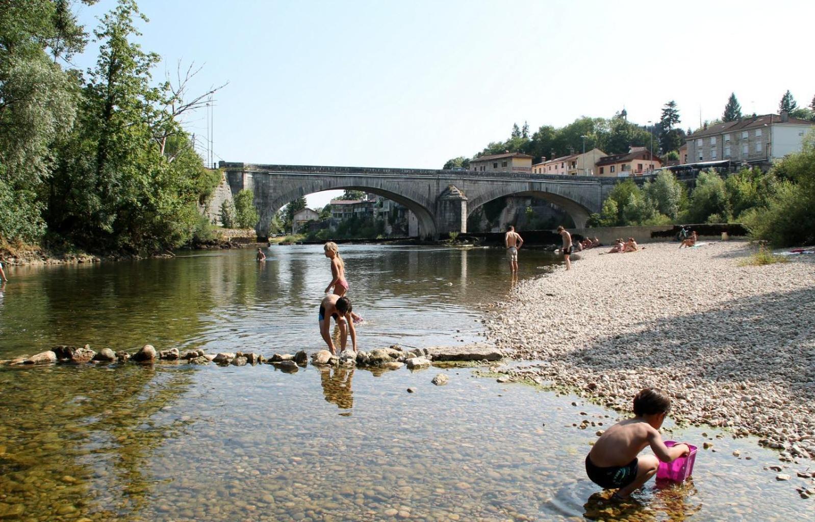Gite L Ainstant A 2 Pas De La Riviere, Proche Cnpe Et A42 Neuville-sur-Ain المظهر الخارجي الصورة