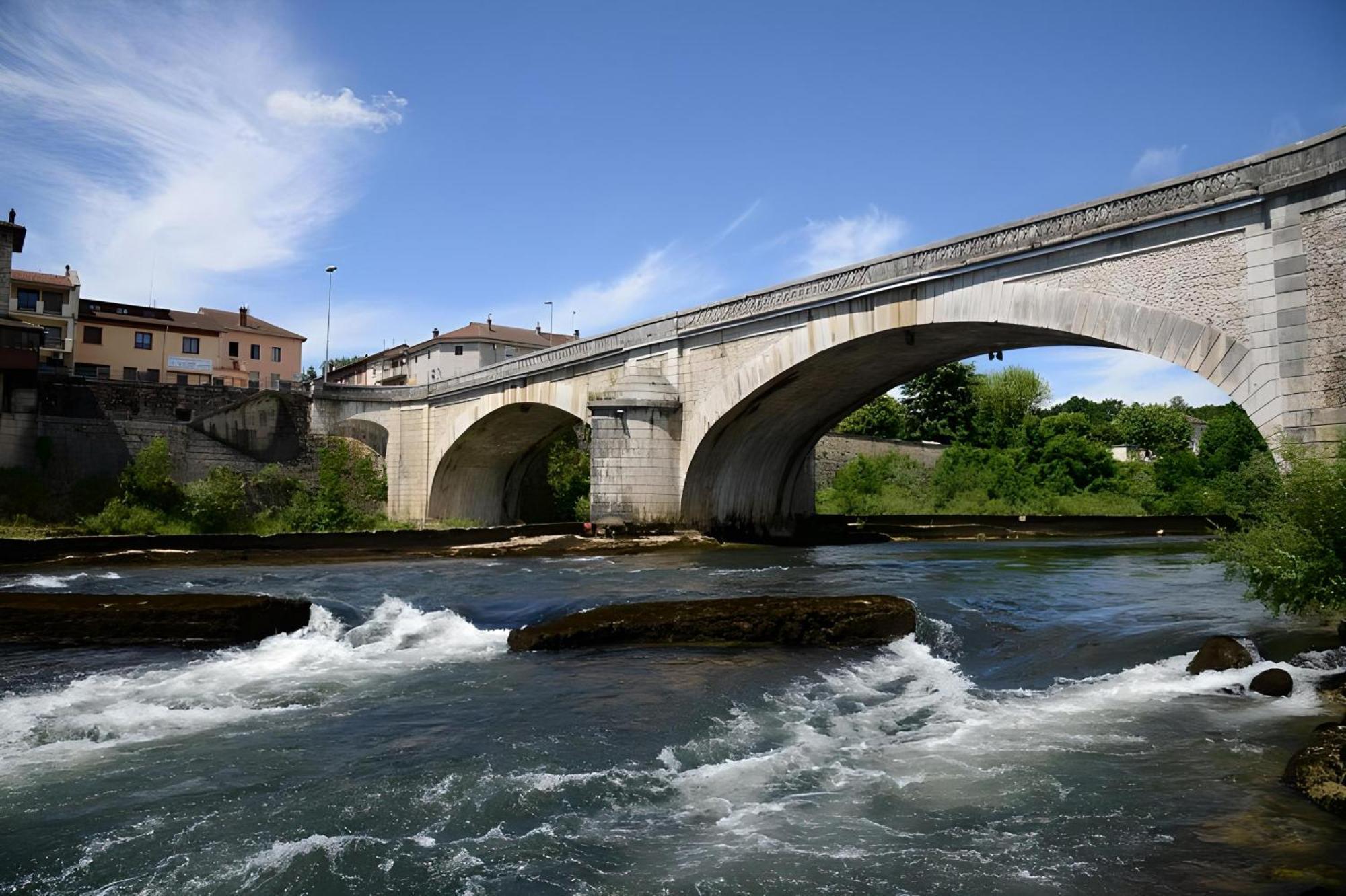 Gite L Ainstant A 2 Pas De La Riviere, Proche Cnpe Et A42 Neuville-sur-Ain المظهر الخارجي الصورة